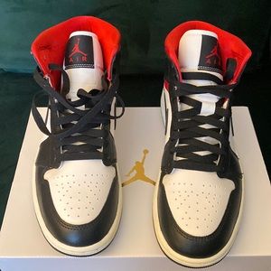 Women’s Air Jordan 1 MID. Worn once (in original box).